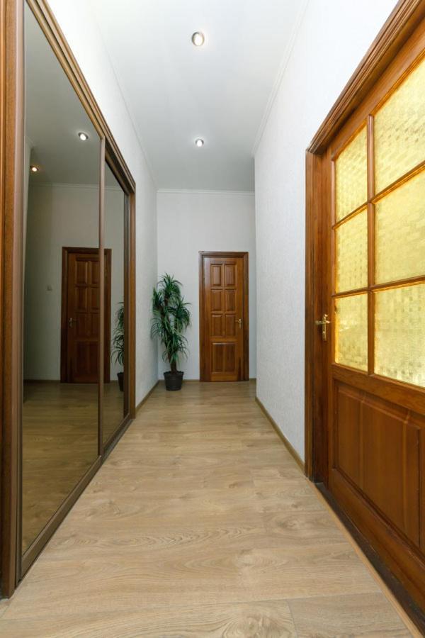 Appartement Flat à Kiev Extérieur photo